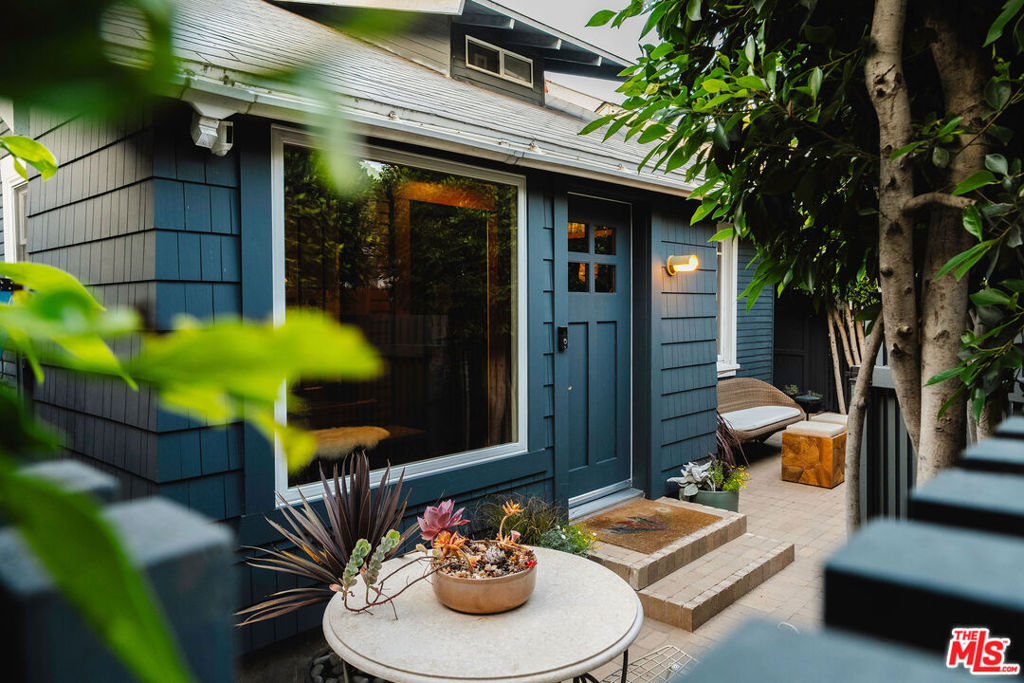 1398 N Serrano Avenue, Los Angeles, CA 90027 — photo 1