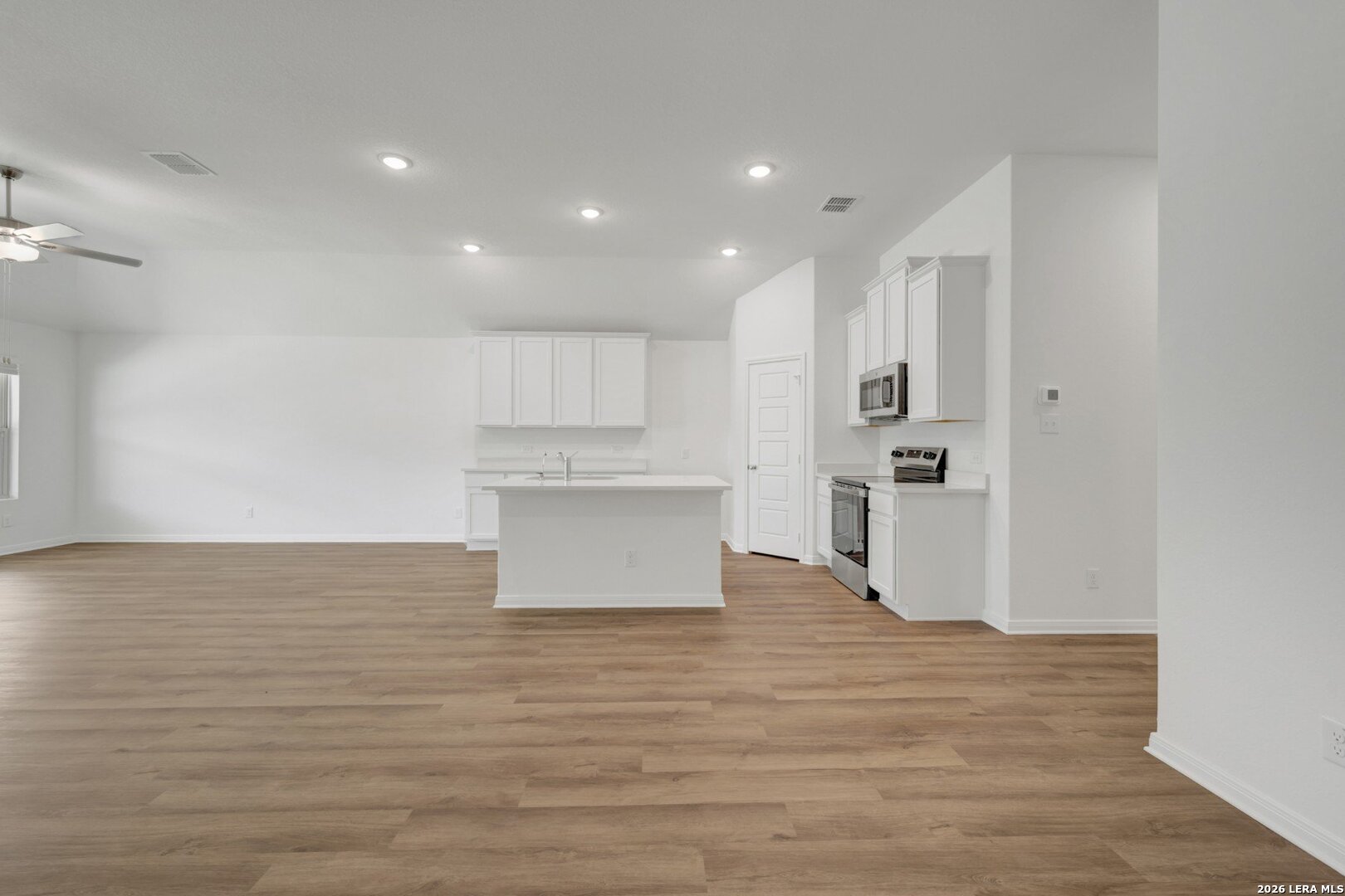 1168 Limestone Ridge, , 78155 — photo 1