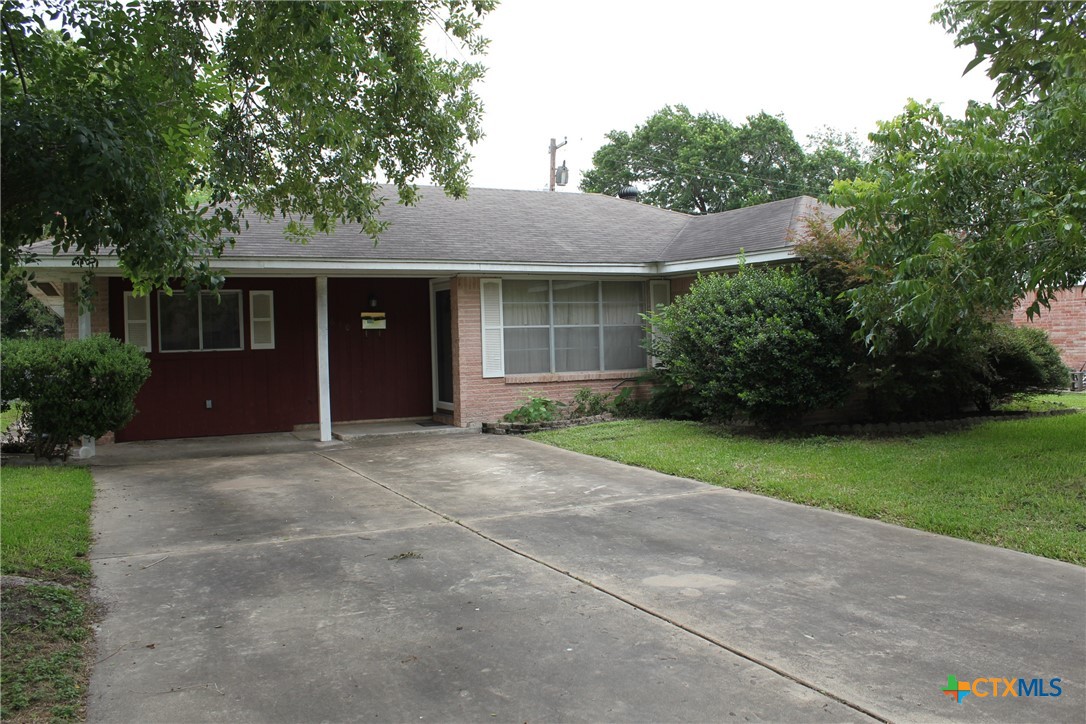 1610 Bexar Avenue, Victoria, TX 77901 — photo 1