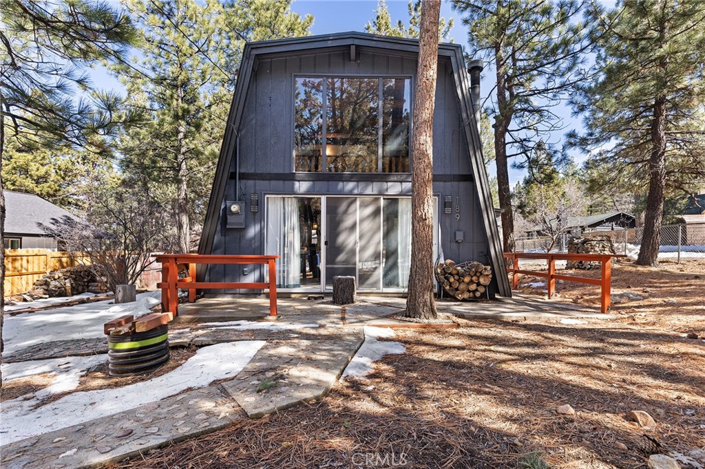 189 Moreno Lane, Sugarloaf, CA 92386 — photo 1