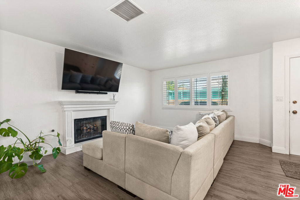 4241 1/2 Lennox Boulevard B, Inglewood, CA 90304 — photo 1