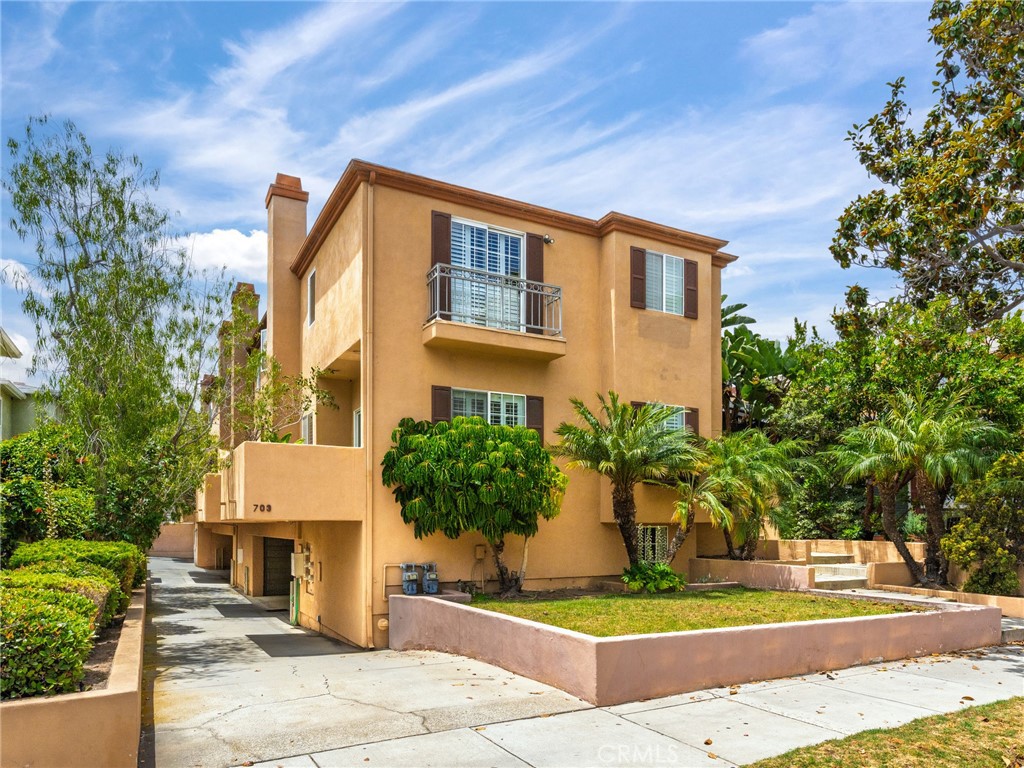 703 Main Street 2, El Segundo, CA 90245 — photo 1