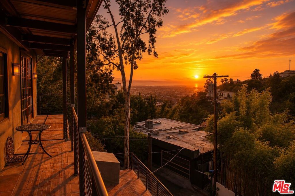 8655 Hillside Avenue, West Hollywood, CA 90069 — photo 1