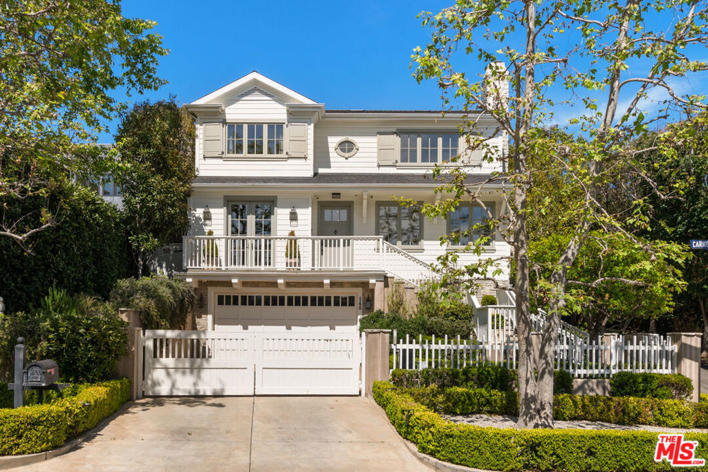 146 N Carmelina Avenue, Los Angeles, CA 90049 — photo 1