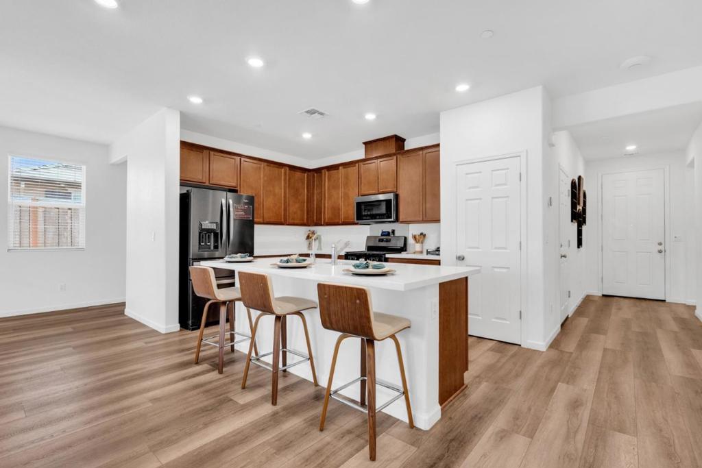 673 Dorset Drive, Patterson, CA 95363 — photo 1