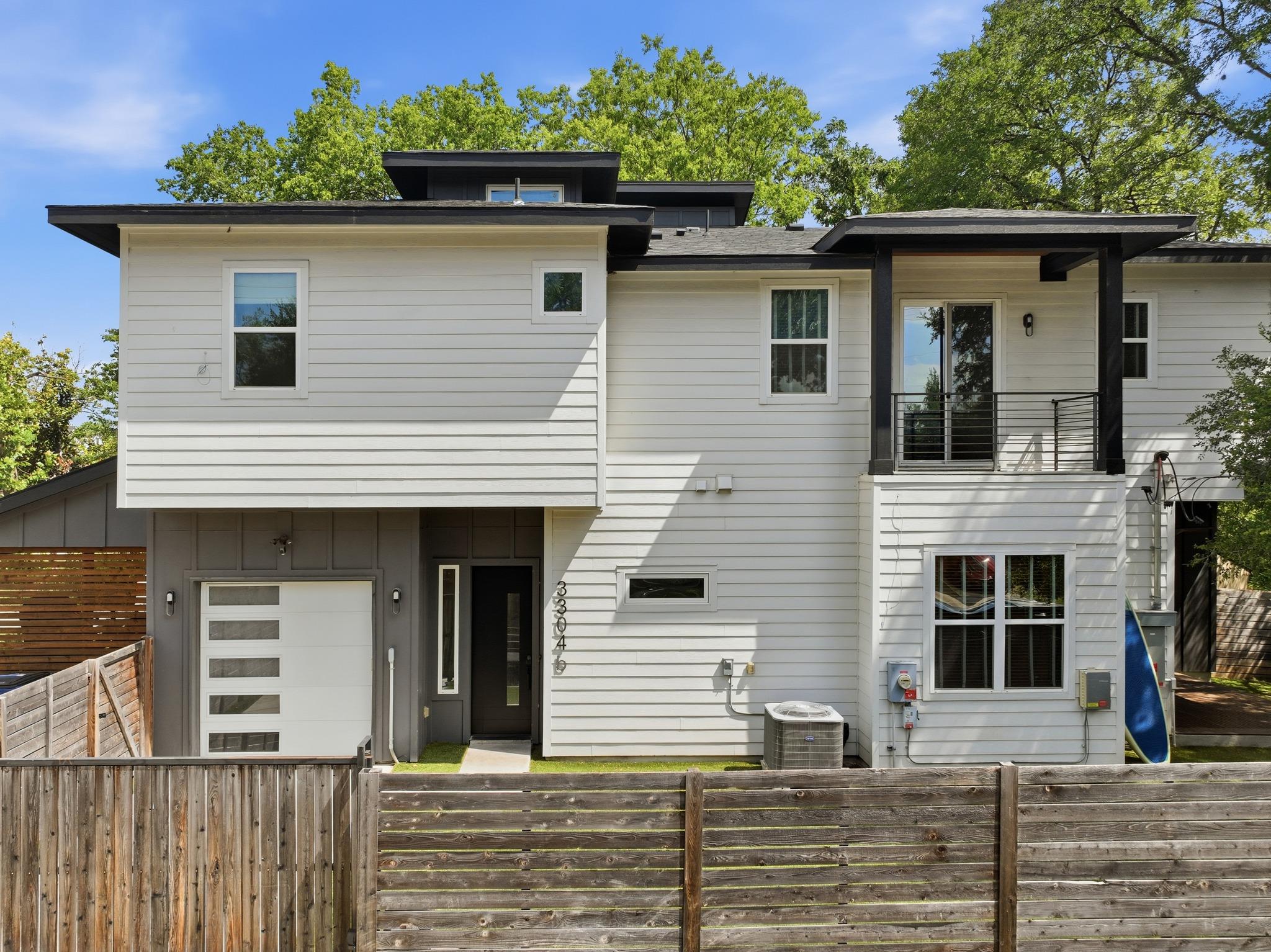 3304 17th, Austin, TX 78721 — photo 1