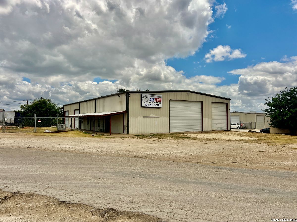 134 Cummings Ln, Kerrville, TX 78028 — photo 1