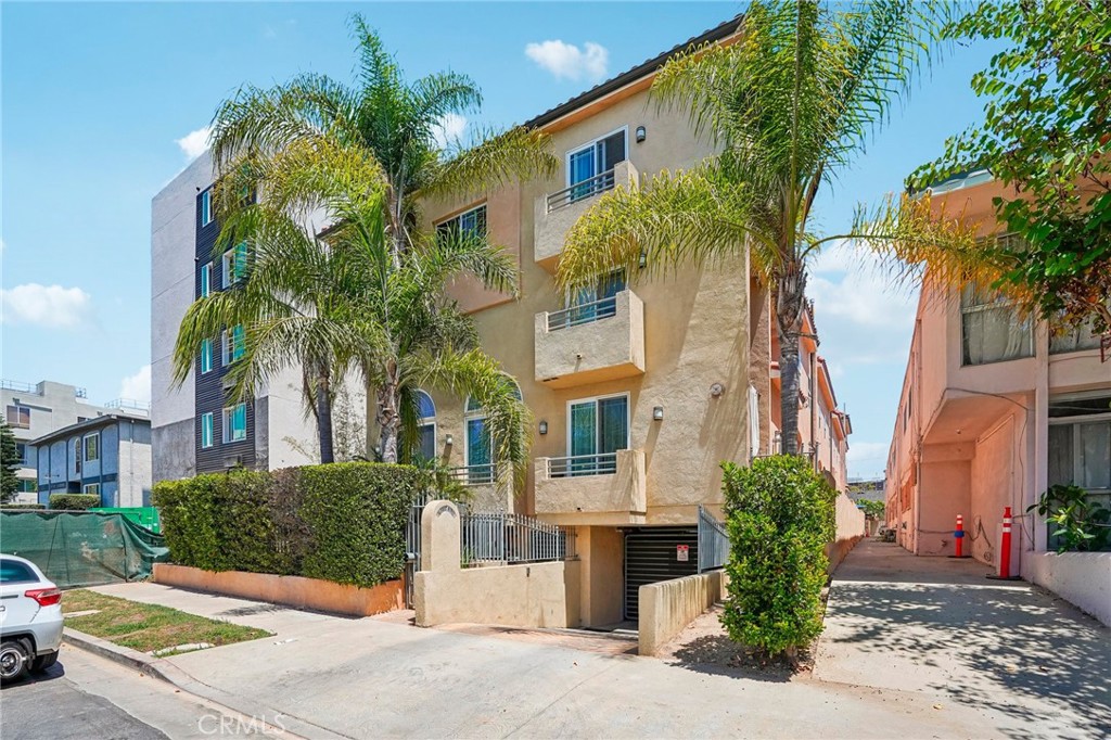 1536 Hi Point Street 103, Los Angeles, CA 90035 — photo 1