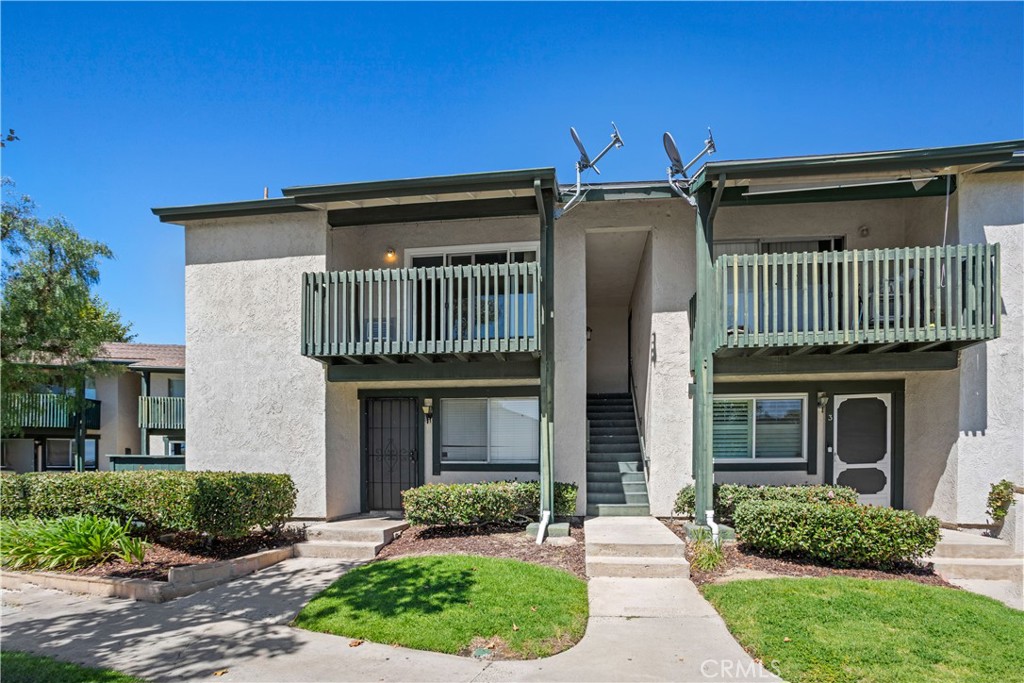23232 orange av 2, Lake Forest, CA 92630 — photo 1