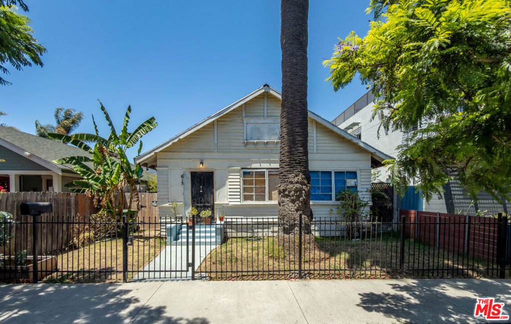 615 San Juan Avenue, Los Angeles, CA 90291 — photo 1