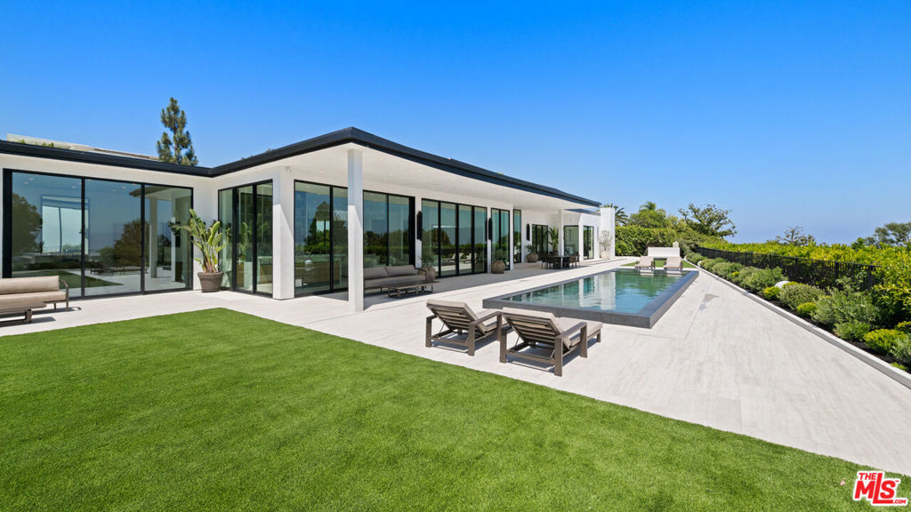365 Trousdale Place, Beverly Hills, CA 90210 — photo 1