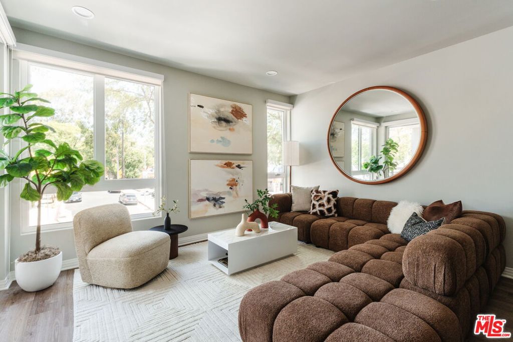 7428 Santa Monica Boulevard 202, West Hollywood, CA 90046 — photo 1