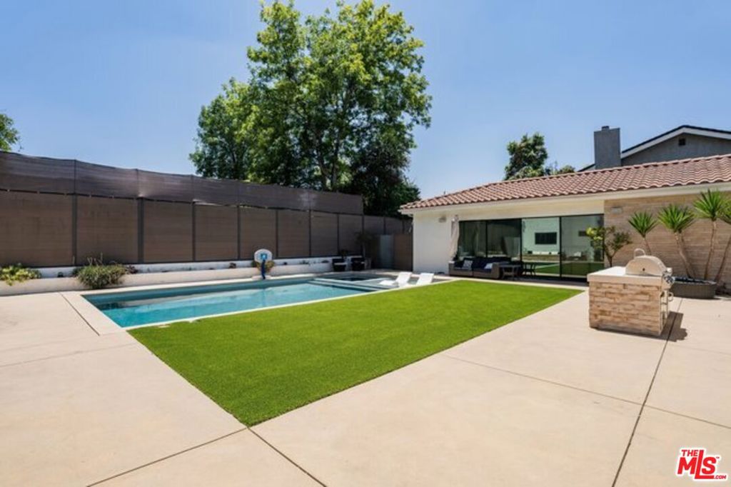 17520 Embassy Drive, Los Angeles, CA 91316 — photo 1