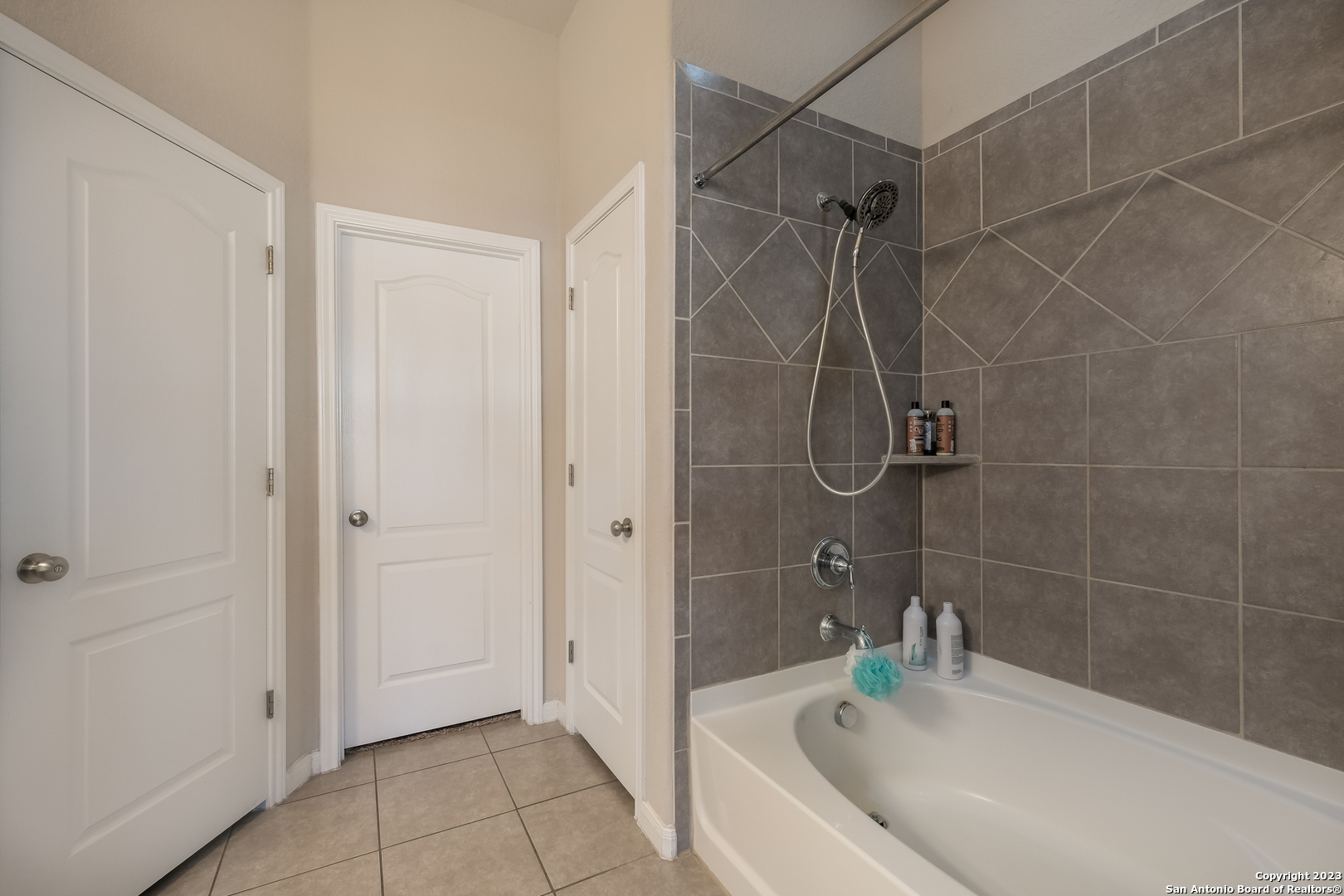 8619 ANGELINA PARKE, , 78254 — photo 1