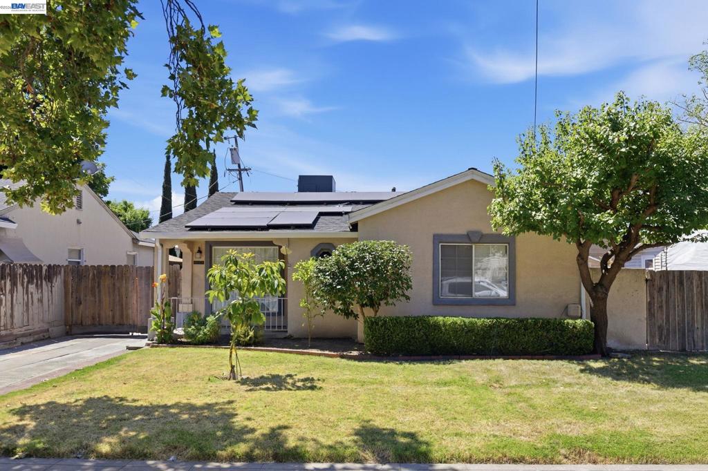 1330 W Park St, Stockton, CA 95203 — photo 1