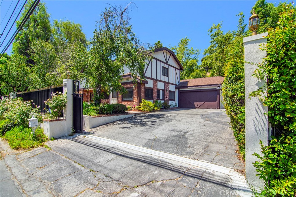 5515 Shirley Avenue, Tarzana, CA 91356 — photo 1