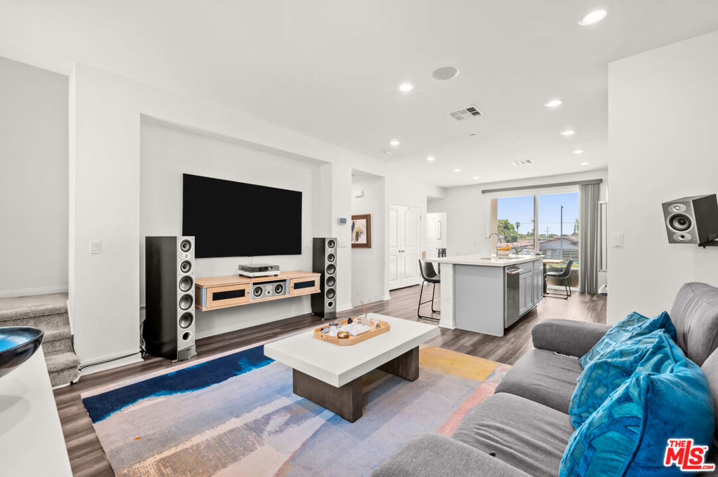 8408 N Fresco Way, Northridge, CA 91325 — photo 1