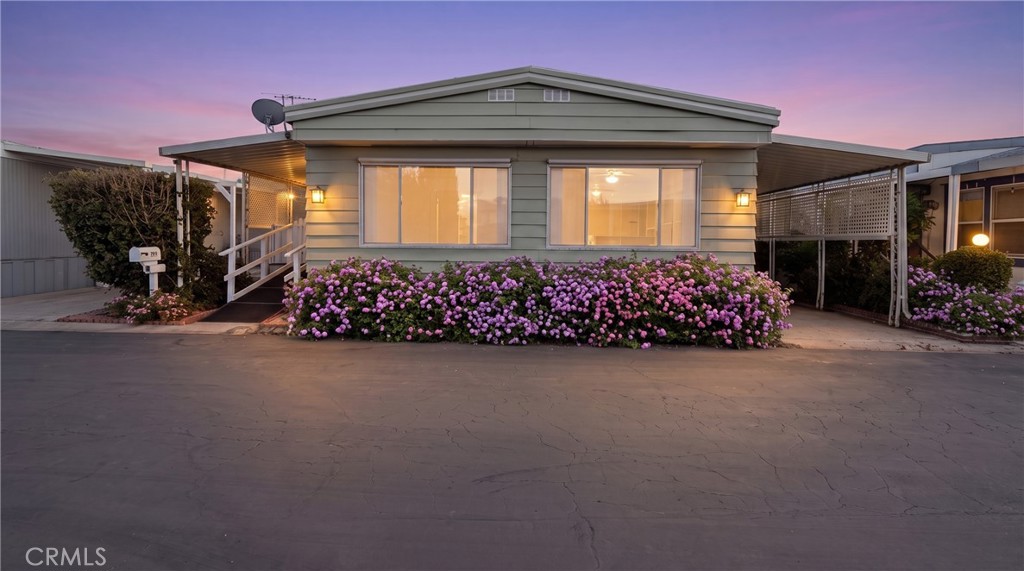 8811 Canoga Avenue 223, Canoga Park, CA 91304 — photo 1