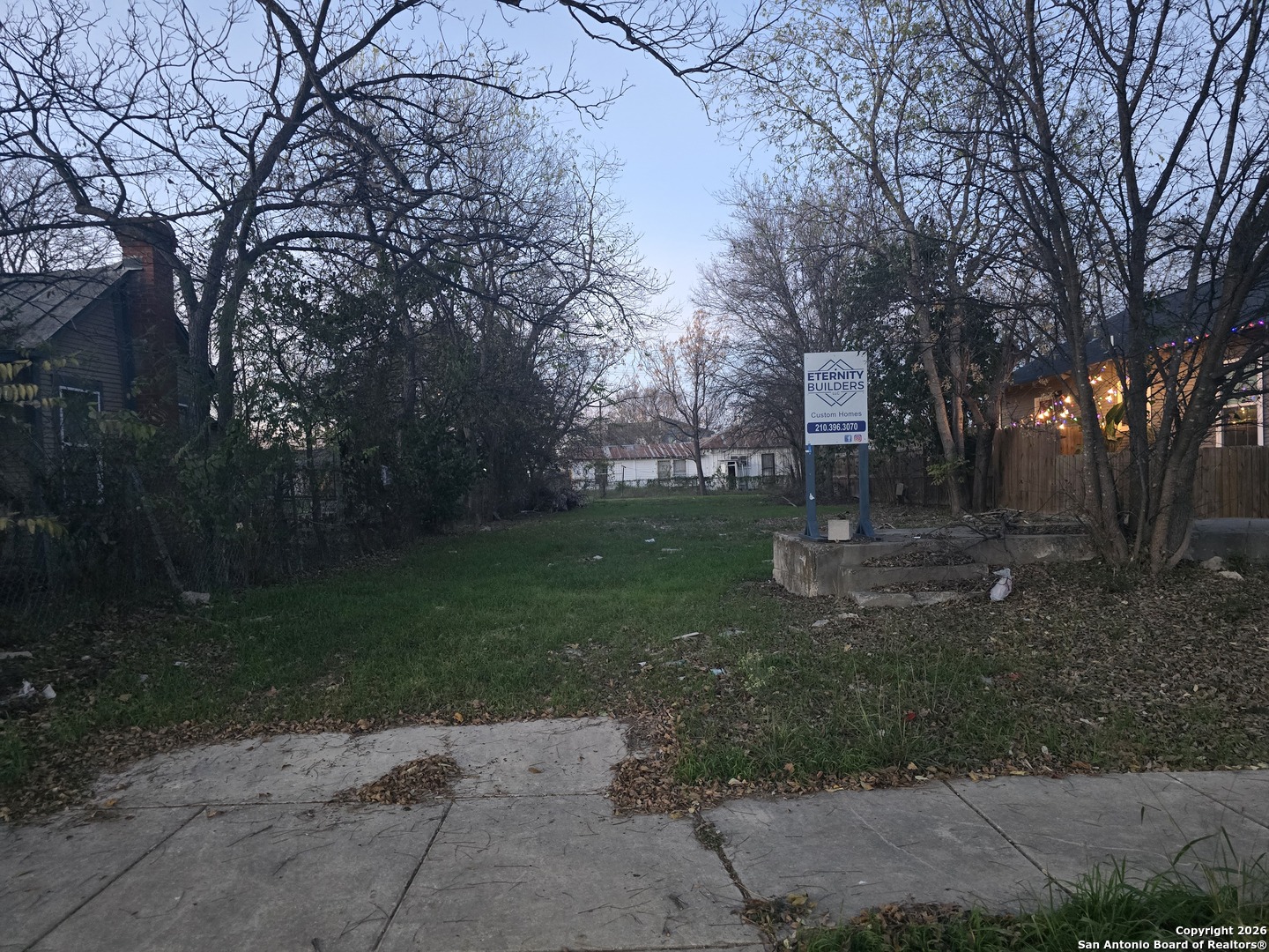 1327 Burleson, , 78202 — photo 1
