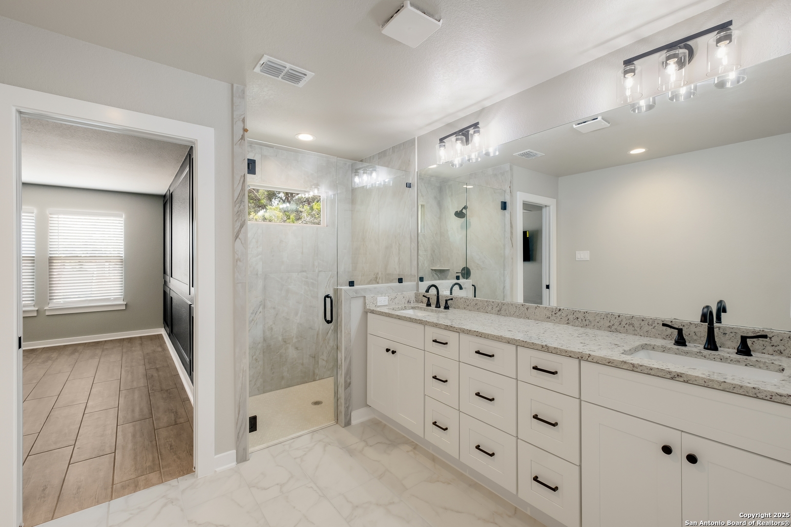 122 Hi View, ,  78063 — photo 1