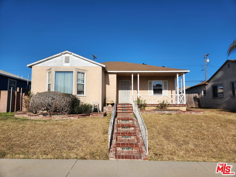 11016 S Manhattan Place, Los Angeles, CA 90047 — photo 1