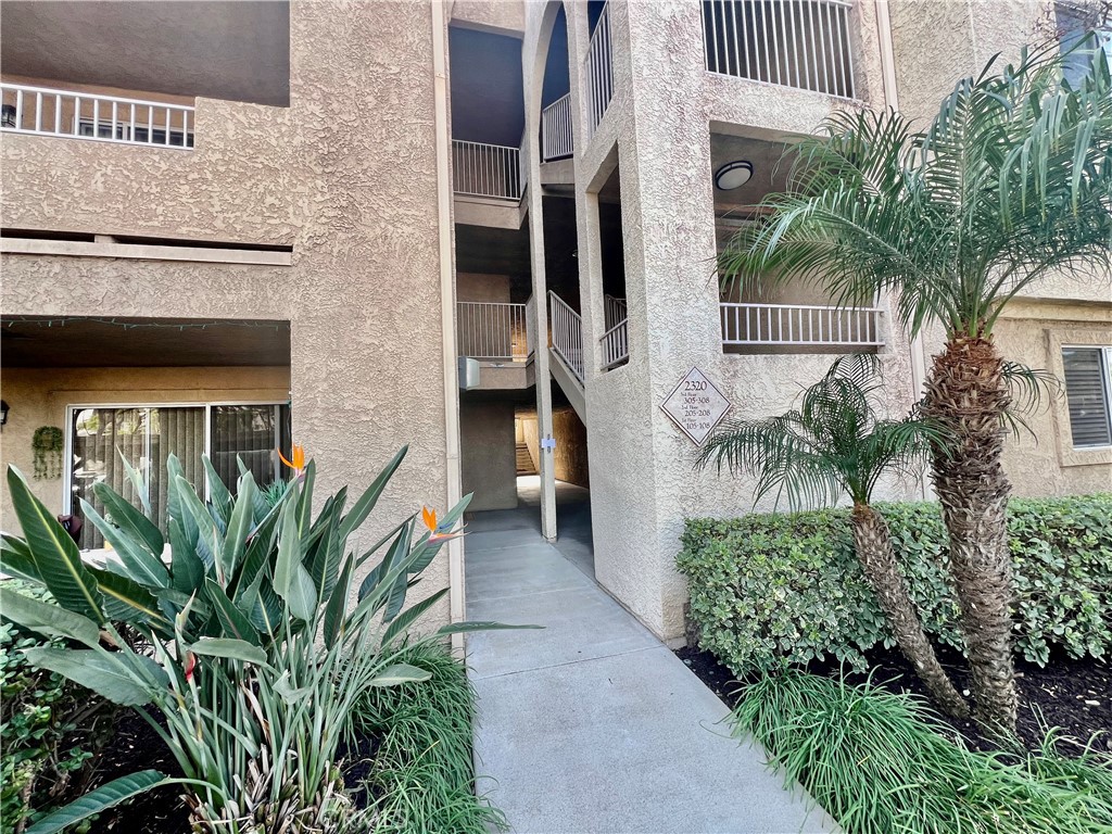 2320 Del Mar, Corona, CA 92882 — photo 1