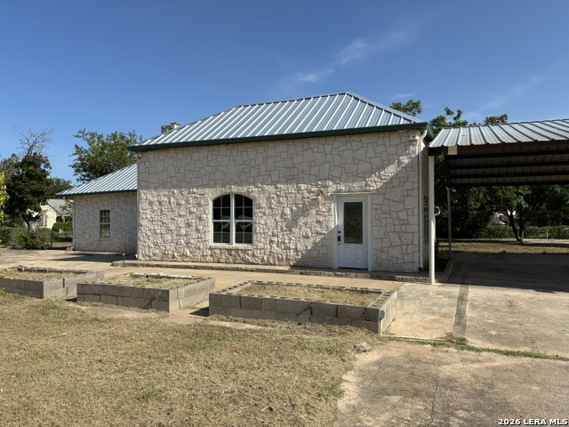 110 Tyler Ave, Sabinal, TX 78881 — photo 1