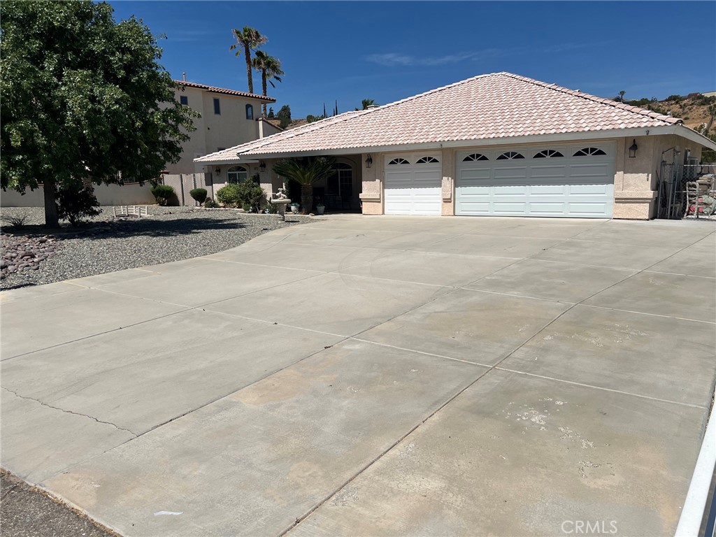 7692 Calpella, Hesperia, CA 92345 — photo 1