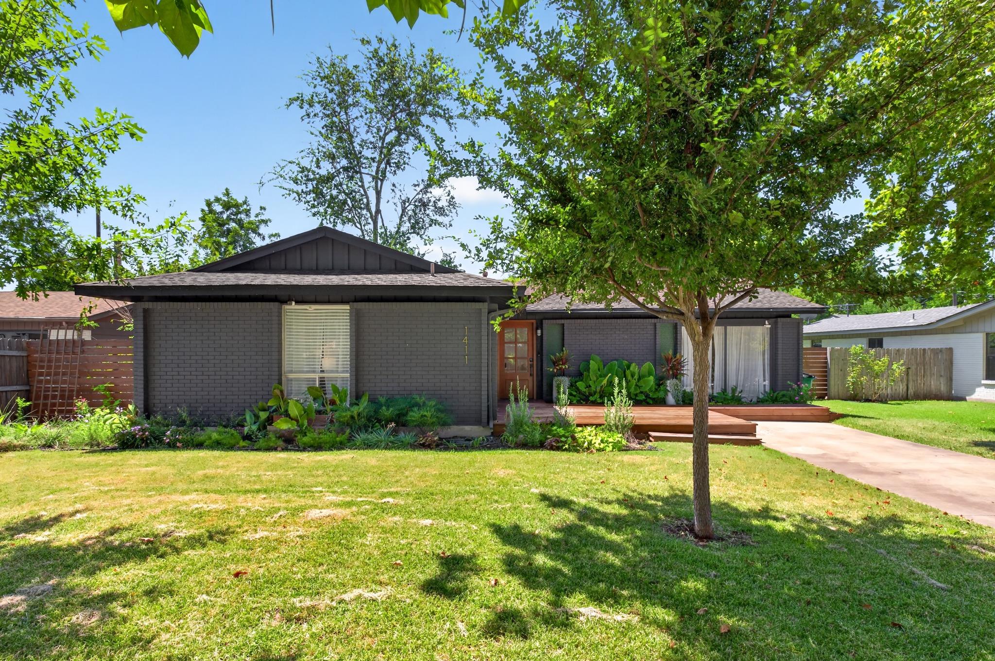 1411 Gilmore, Taylor, TX 76574 — photo 1