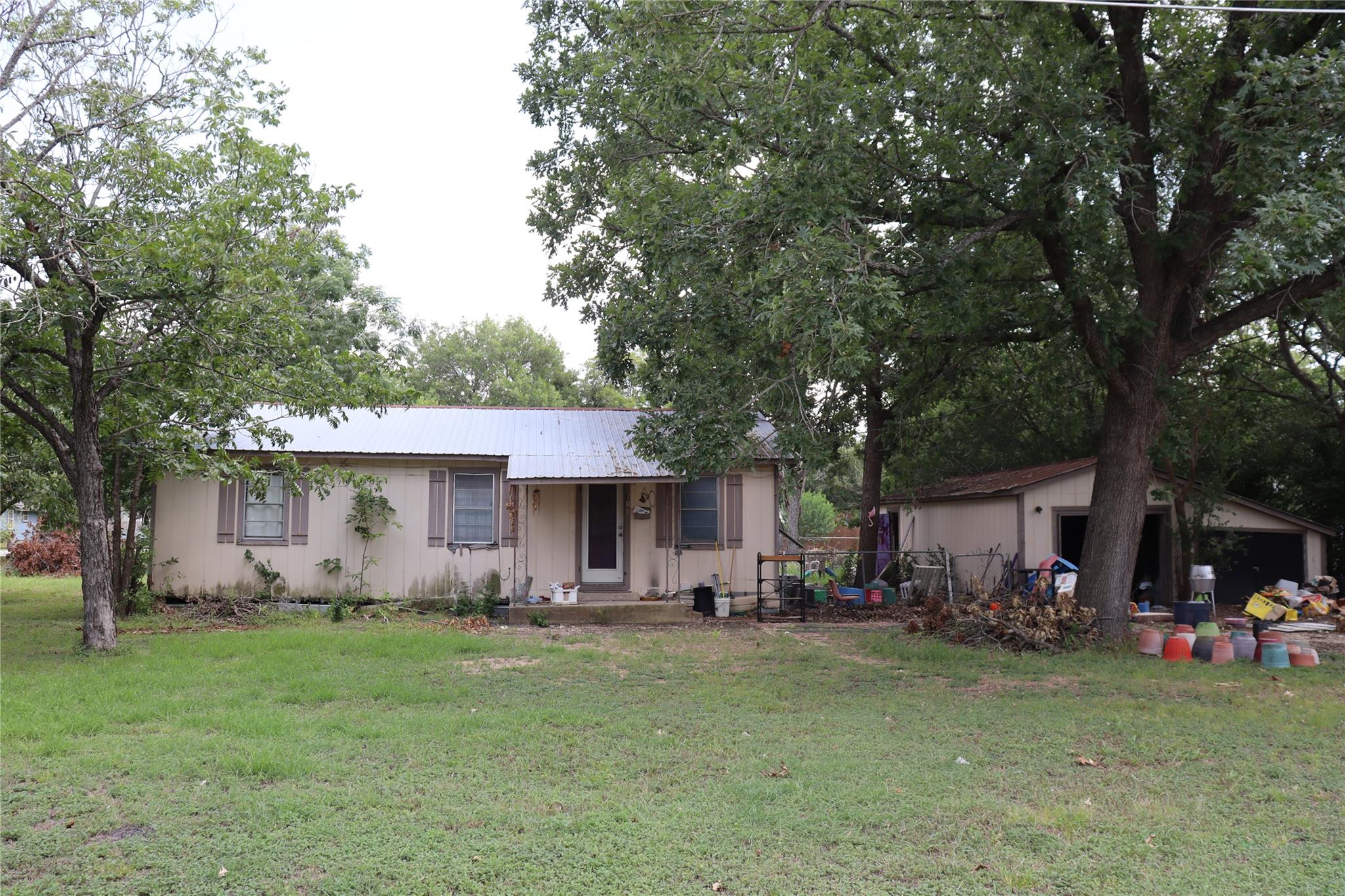 706 Live Oak, Lockhart, TX 78644 — photo 1