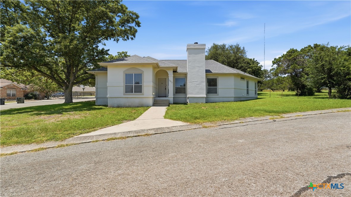 703 Lazy Bluff Lane, New Braunfels, TX 78130 — photo 1