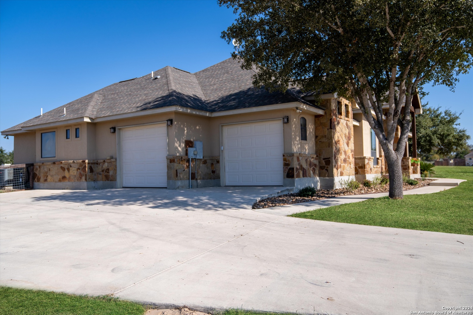 117 ABREGO RUN, ,  78114 — photo 1