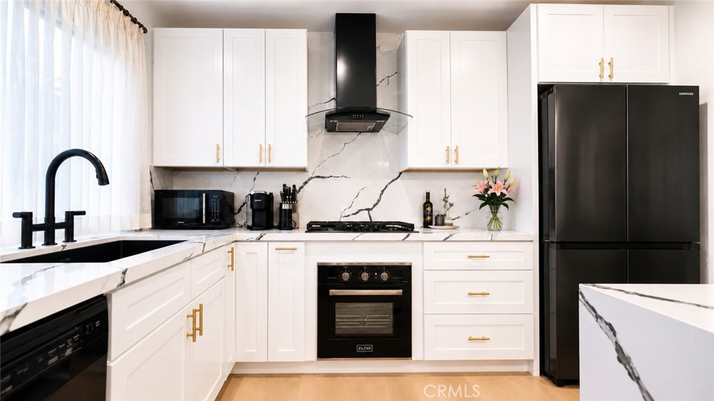 1233 N Laurel 211, West Hollywood, CA 90046 — photo 1