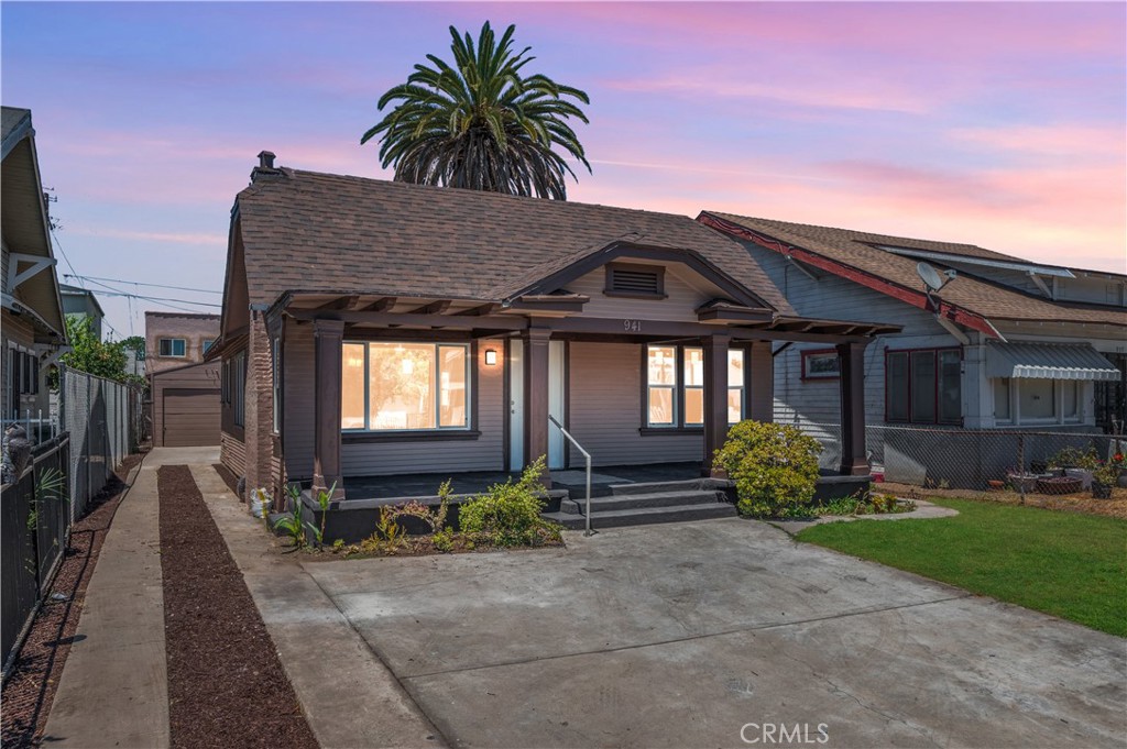 941 W 55th Street, Los Angeles, CA 90037 — photo 1
