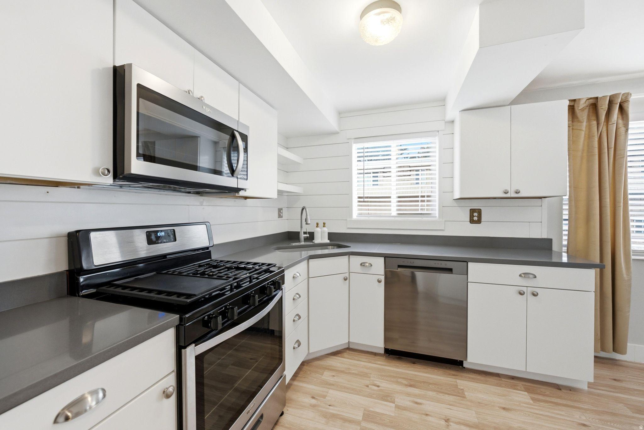 2220 E MURRAY HOLLADAY RD #160, Holladay, UT 84117 — photo 1