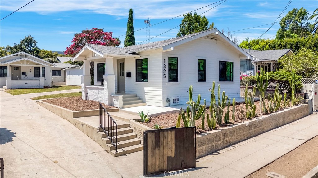 1325 Talmadge, Los Angeles, CA 90027 — photo 1