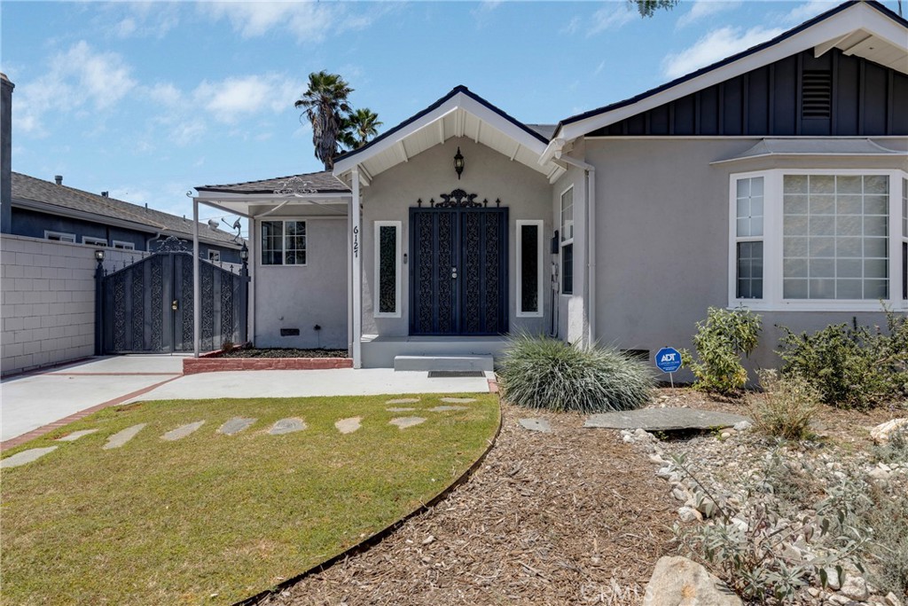 6127 Denny, North Hollywood, CA 91606 — photo 1