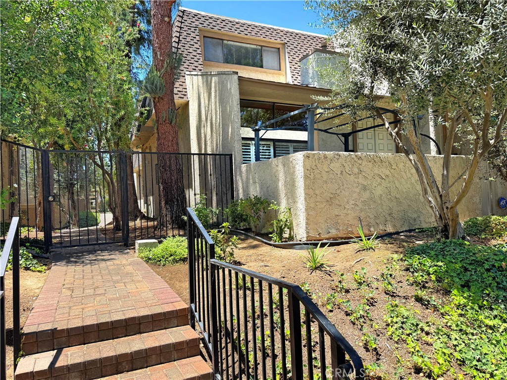 6145 Shoup Avenue 58, Woodland Hills, CA 91367 — photo 1