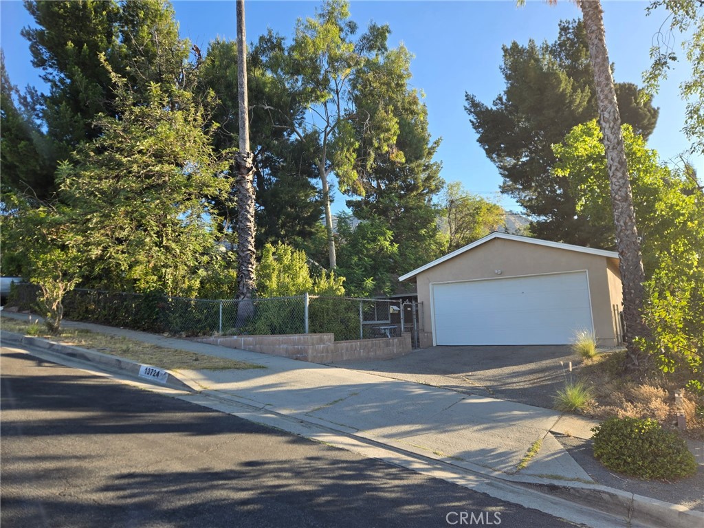 13724 Linfield, Sylmar, CA 91342 — photo 1