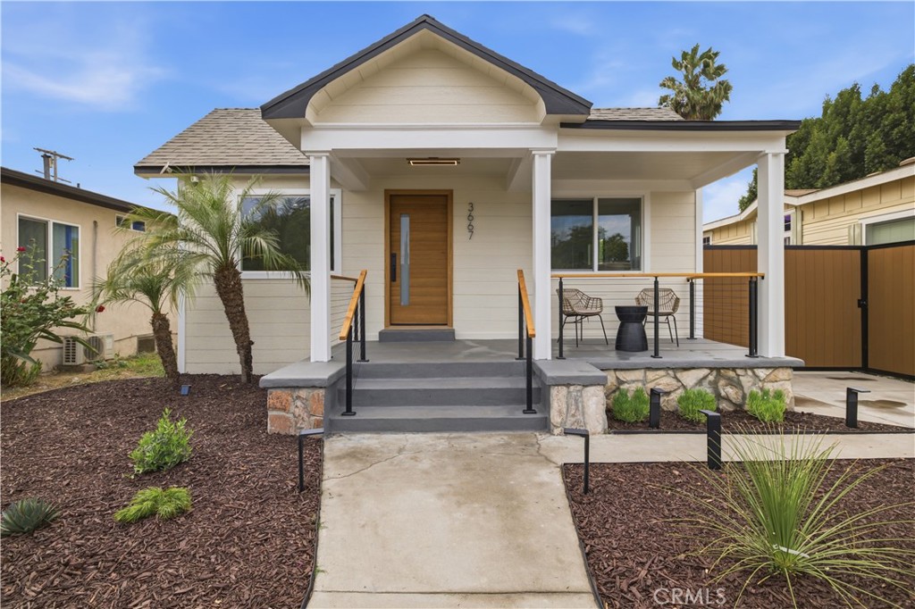 3667 Cimarron, Los Angeles, CA 90018 — photo 1
