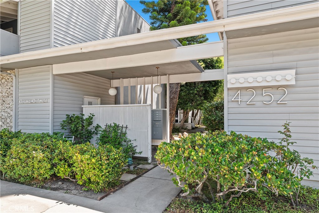 4252 fair Avenue 22, Studio City, CA 91602 — photo 1