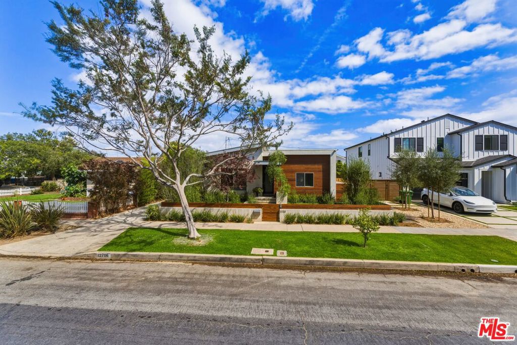 12706 Stanwood Drive, Los Angeles, CA 90066 — photo 1
