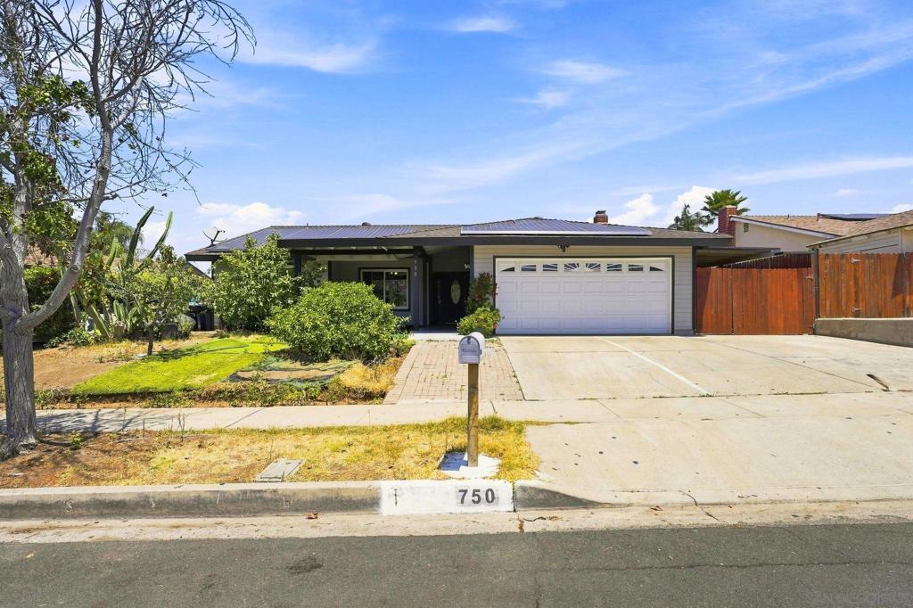 750 Linwood St, Escondido, CA 92027 — photo 1
