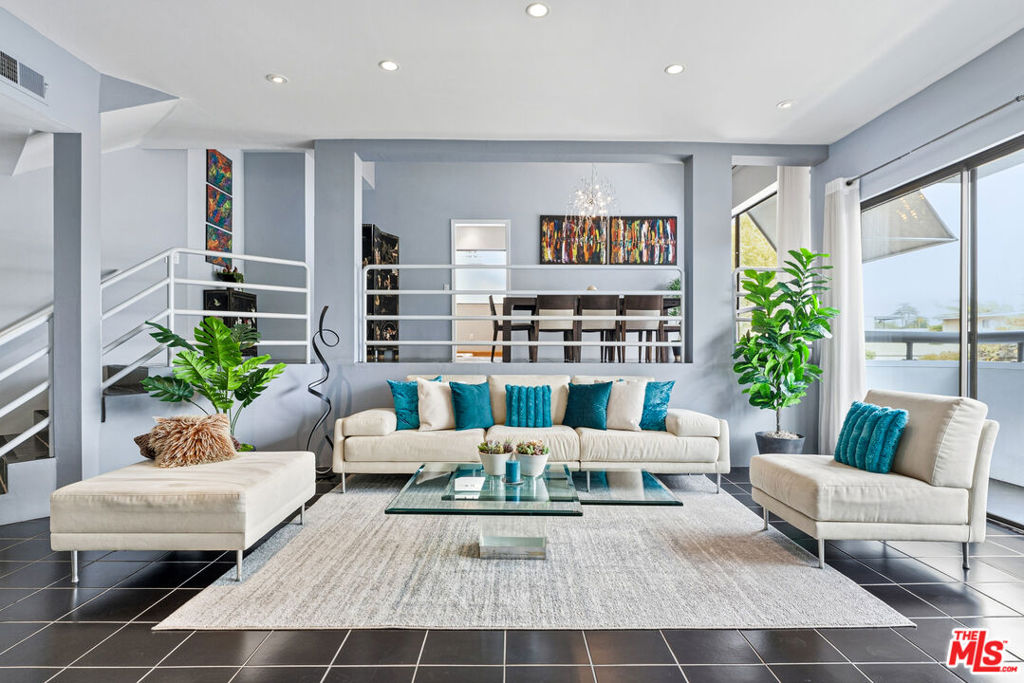 625 Huntley Drive 4, West Hollywood, CA 90069 — photo 1