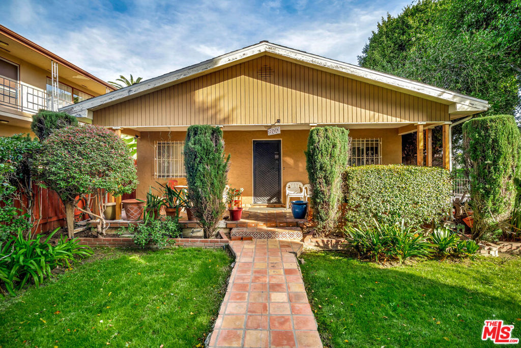 900 N Spaulding Avenue, West Hollywood, CA 90046 — photo 1