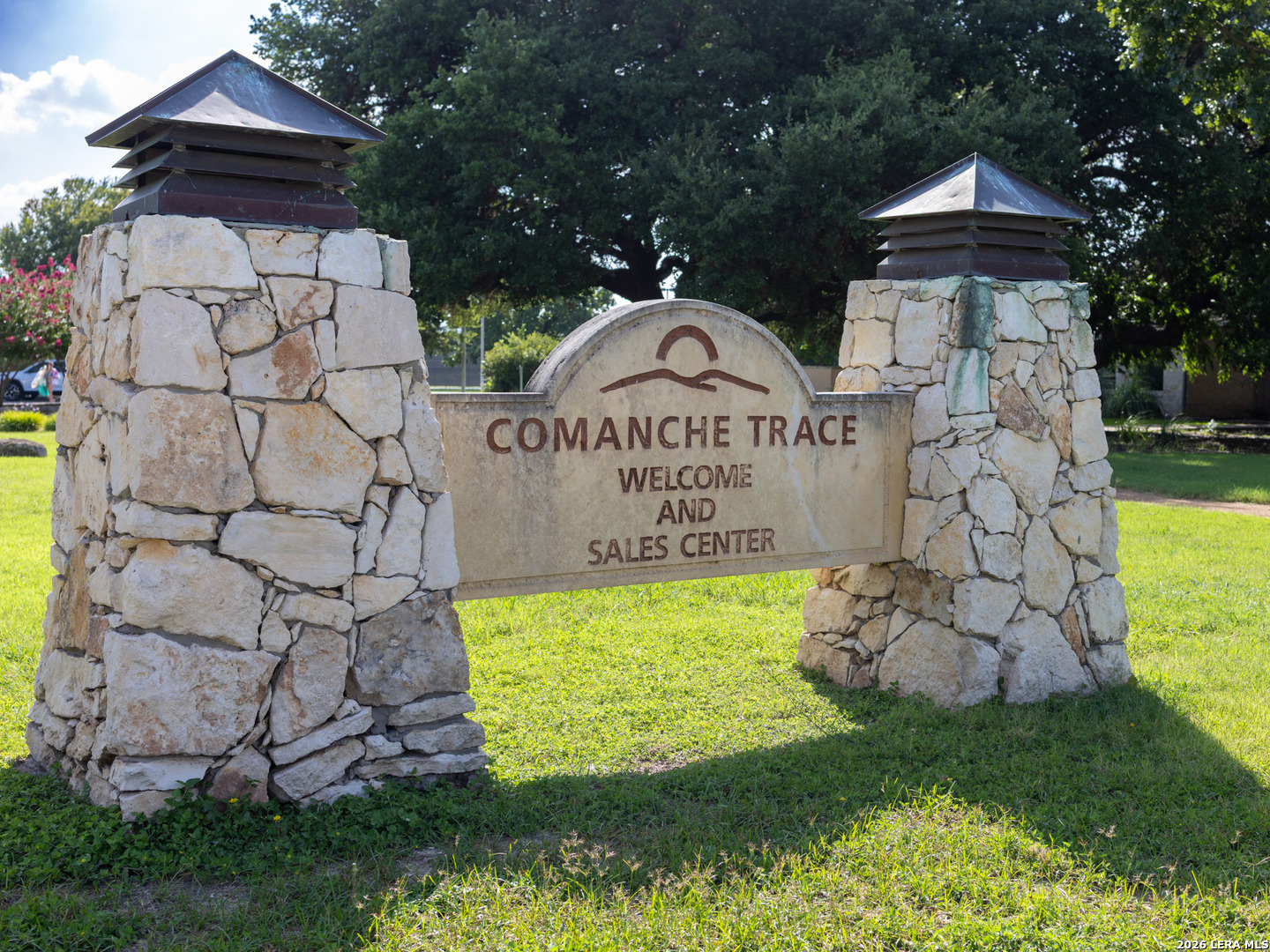 3304 ARROWHEAD DR, Kerrville, TX 78028 — photo 1