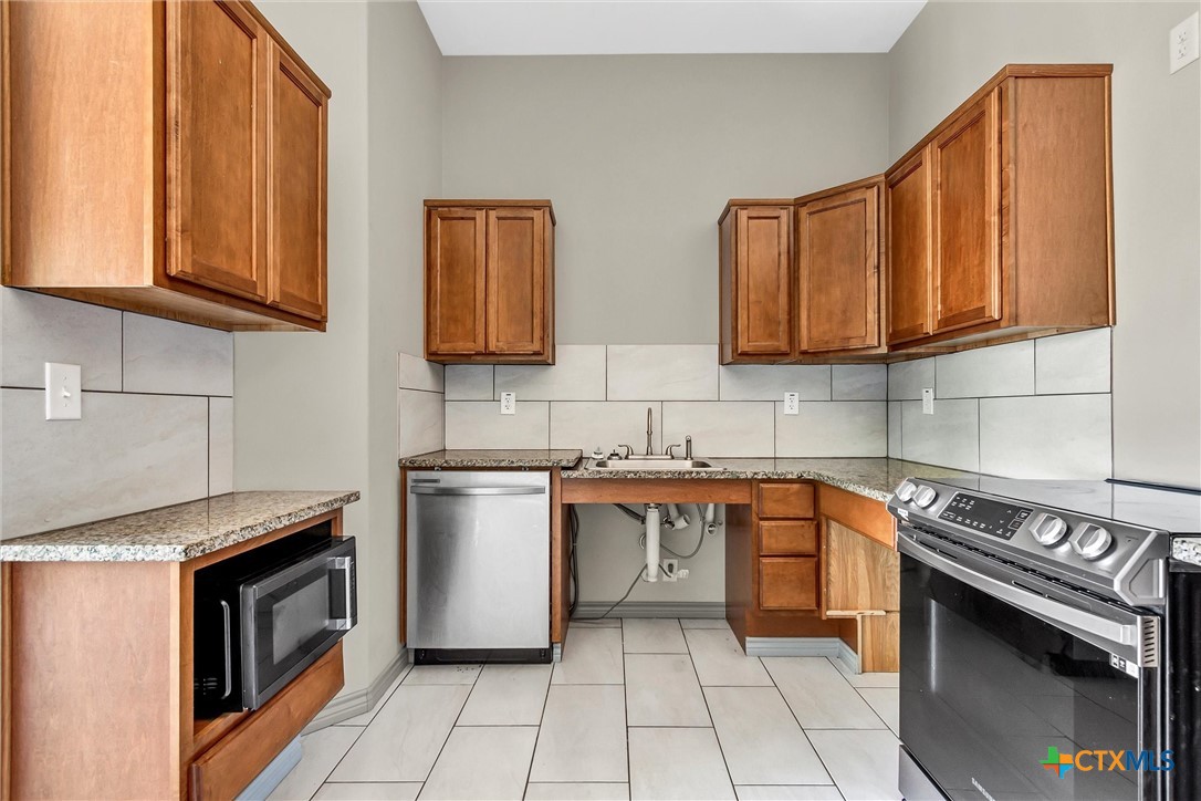 504 1st, Copperas Cove, TX 76522 — photo 1