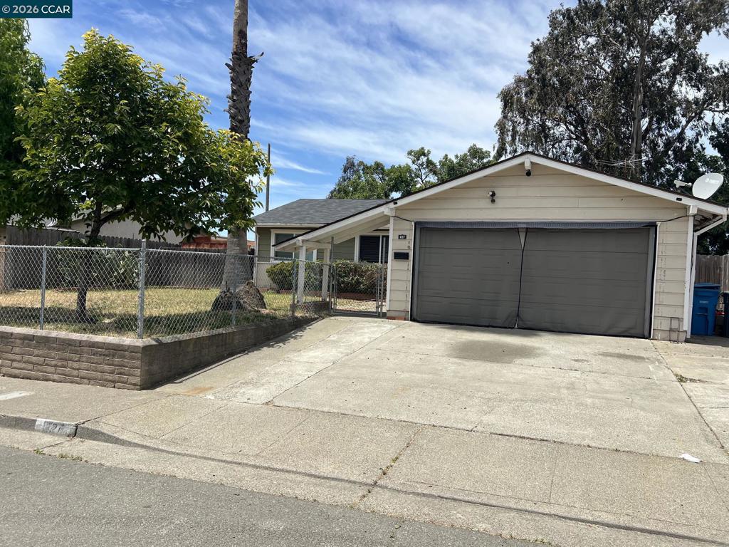 827 Falcon Dr, Vallejo, CA 94589 — photo 1