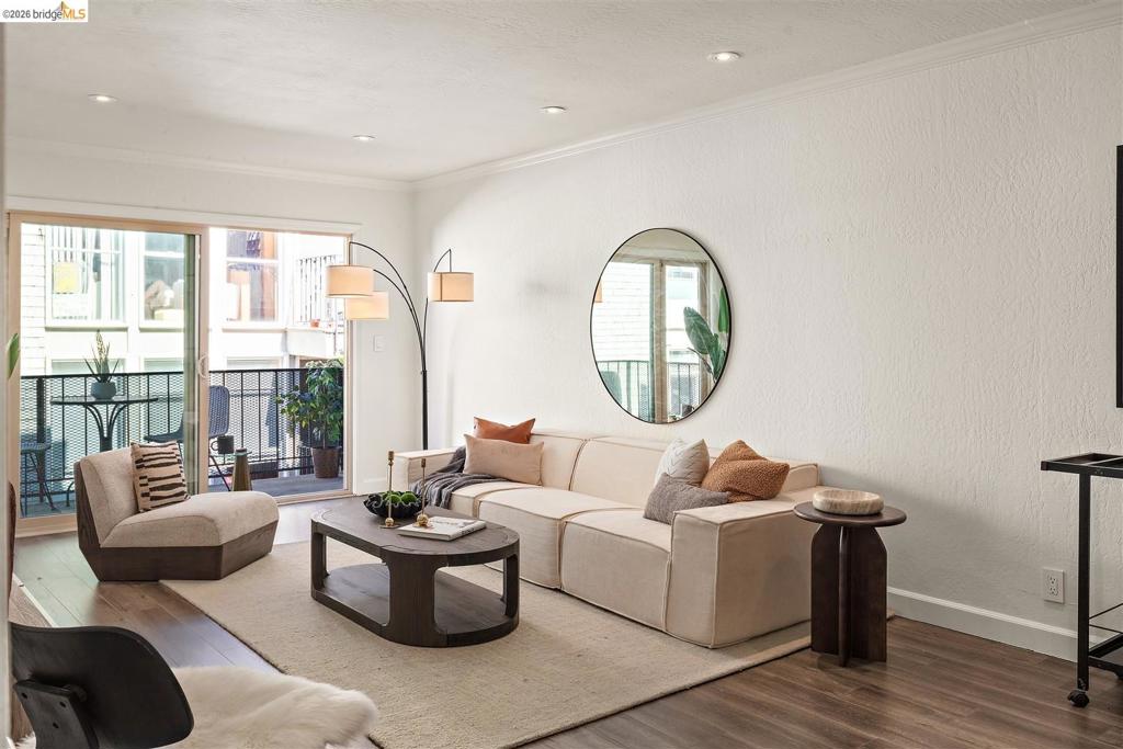 567 Oakland Ave 206, Oakland, CA 94611 — photo 1