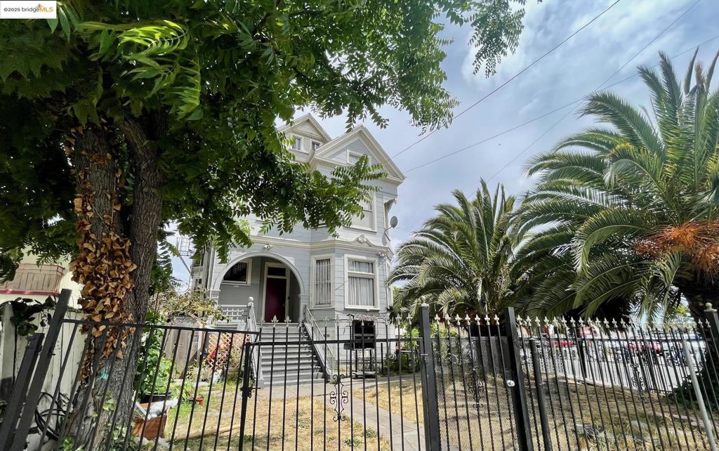 1718 High St, Oakland, CA 94601 — photo 1